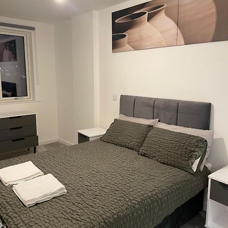 Luxurious 2 Bedroom Apartment バーキング エクステリア 写真