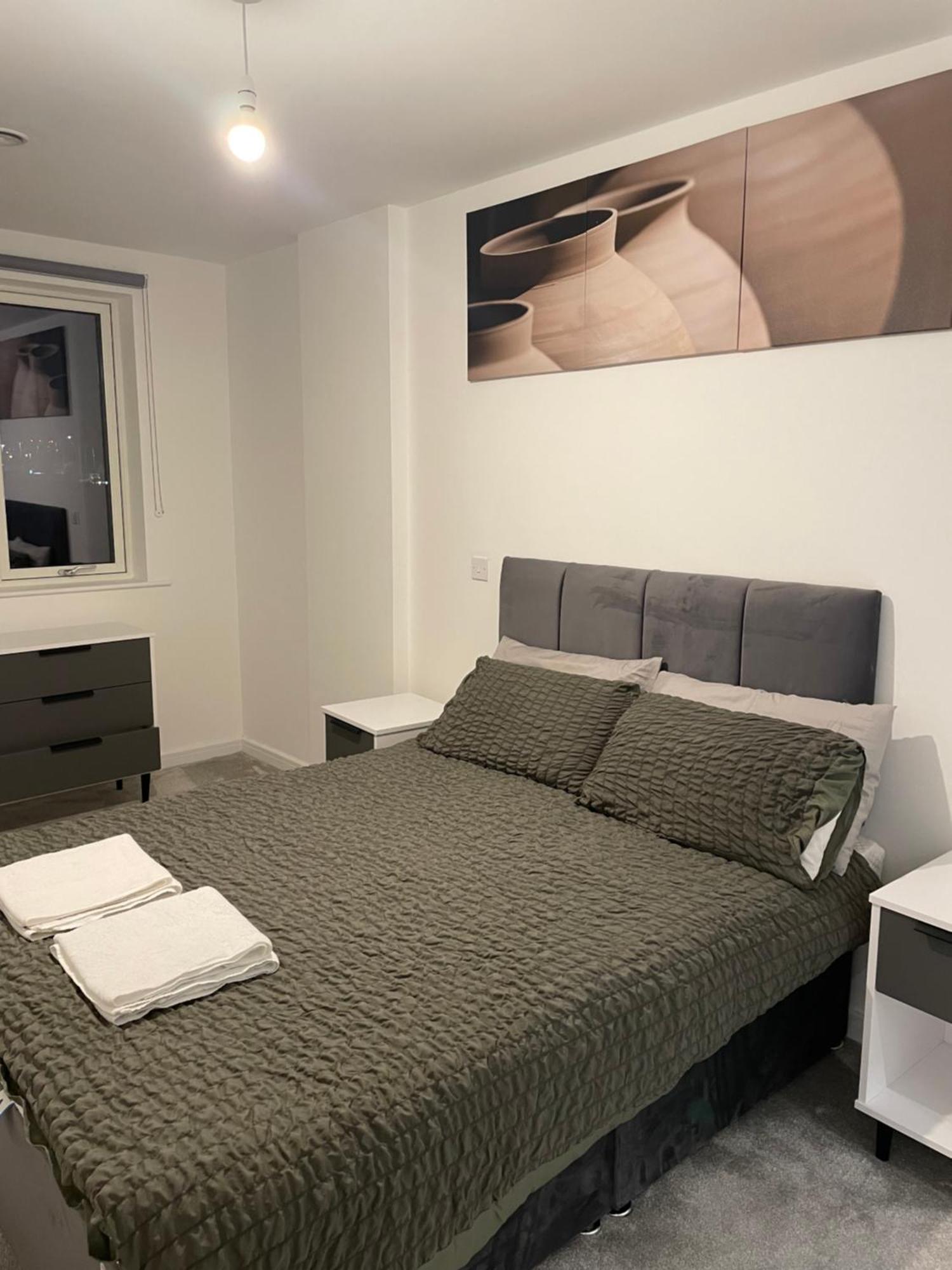 Luxurious 2 Bedroom Apartment バーキング エクステリア 写真